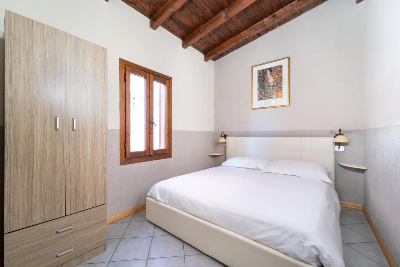 Villa Garuti Village Padenghe sul Garda Exterior photo