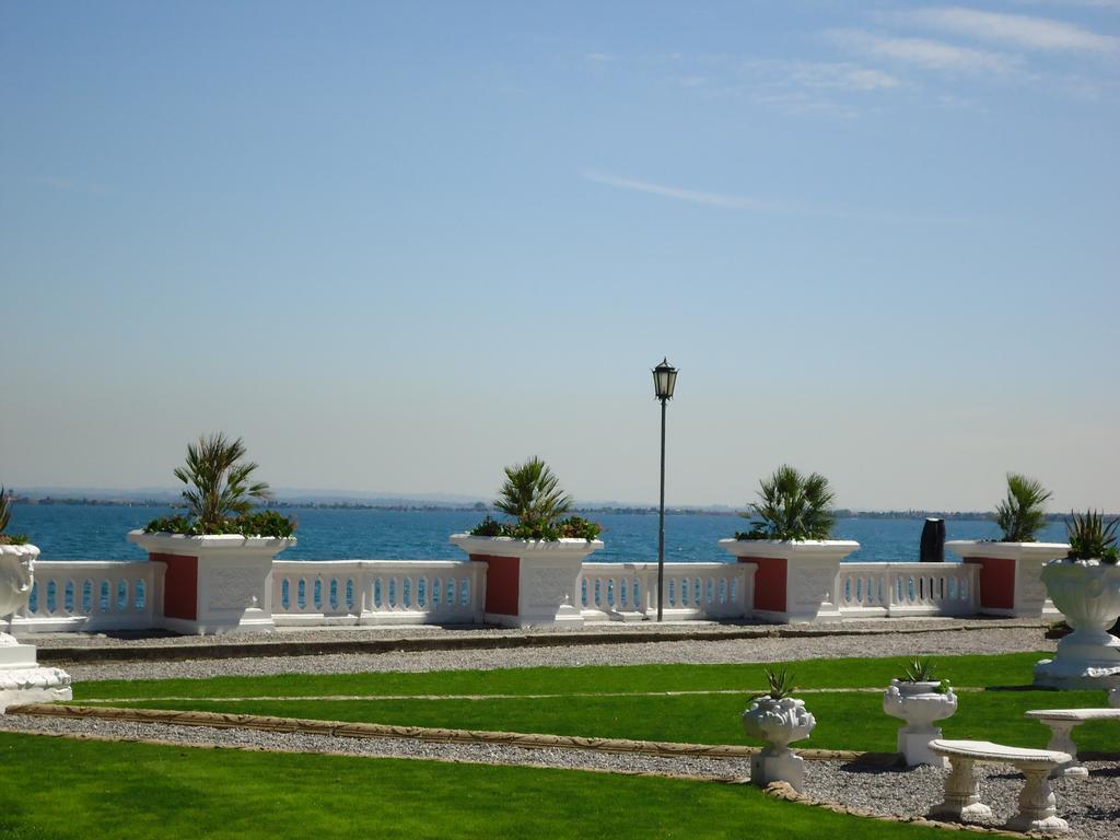 Villa Garuti Village Padenghe sul Garda Exterior photo